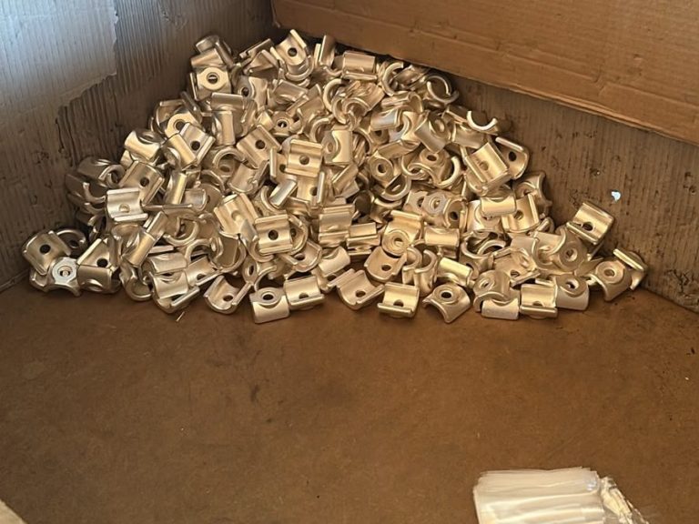 Industrieservice: Kleinteile, die einzeln verpackt werden. Industrieservice Hardt Heimarbeit: Kleinteile, die einzeln verpackt werden